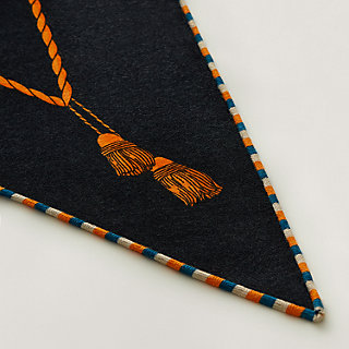 HERMES エルメス　トライアングルカシシル　ラ・レアル トライアングル-ジェアン-《ラ・